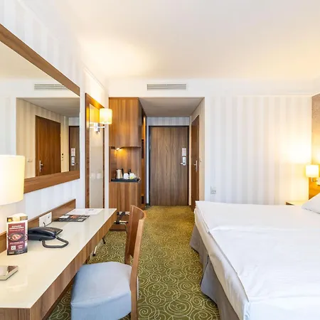 Hotel Lord - Warsaw Airport-2